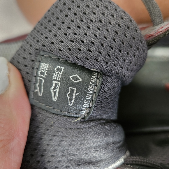 Prada Designer Men's Colorblock Burgundy Shoes - Picture 13 of 15